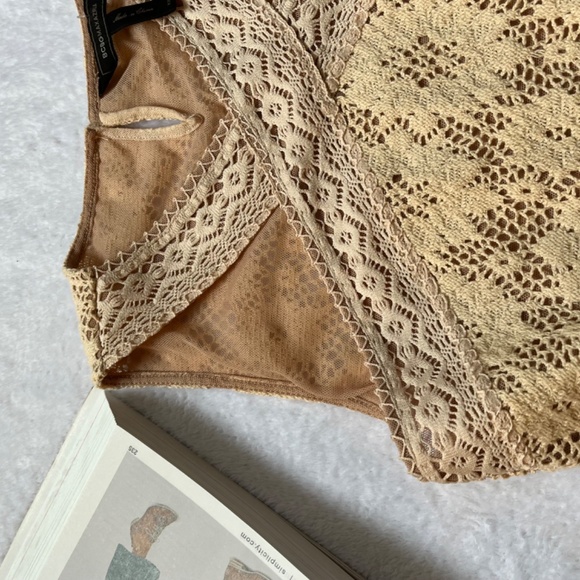 BCBG Annica Parfait Lace Crochet Peplum Top - Picture 3 of 11